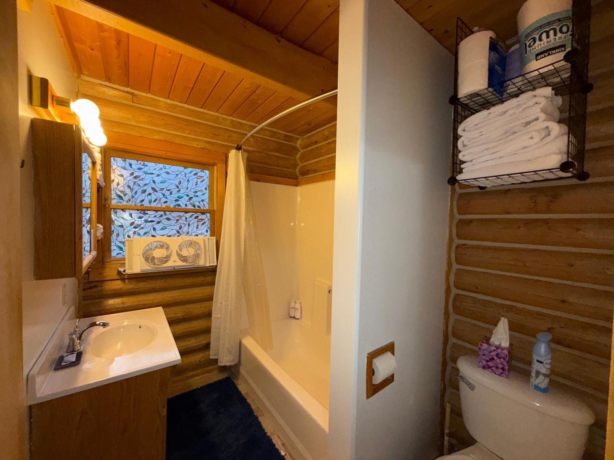 Talkeetna Log Cabin With Hot Tub Unit 2 Dış mekan fotoğraf
